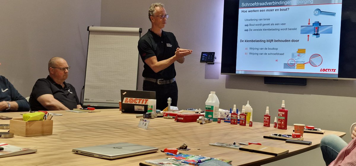 RateringUlft's tweet photo. De afdeling operationeel van Life &amp; Mobility BV Doetinchem heeft hun kennis weer geüpgraded tijdens de Loctite cursus gegeven door Remco Broekhuizen van Henkel Nederland BV. 
Jurgen Terhorst bedankt voor de ontvangst! https://t.co/XRzgK6y5dS