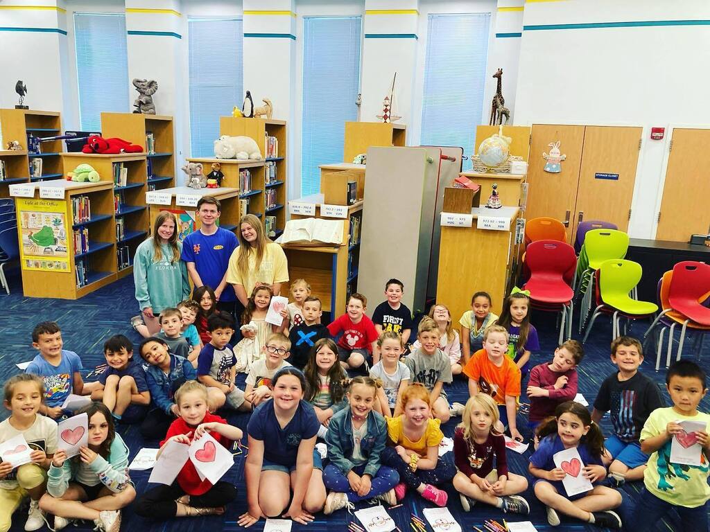 The WHS Italian and Spanish clubs visited Kindergarteners, 1st graders, and 2nd graders today to give them some early exposure to the Italian and Spanish languages. Our students did a great job leading, facilitating lessons for, and engaging with their elementary school peer…