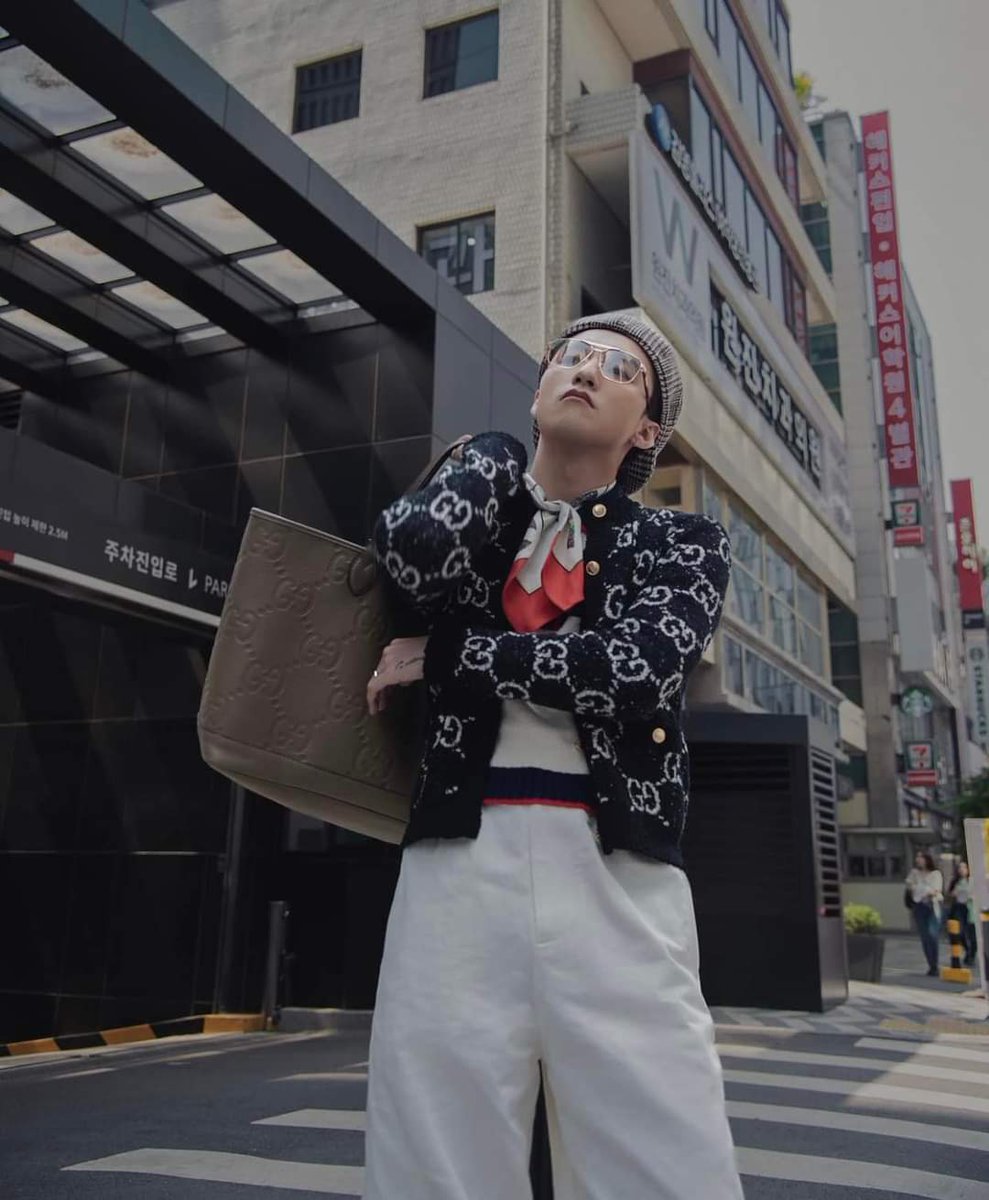 tnthngan's tweet photo. M-TP AT GUCCI CRUISE 2024
@sontungmtp777 @gucci
#GucciCruise24 
#GUCCIxSONTUNGMTP 
#SonTungMTP #Gucci

Cre: sontungmtp IG https://t.co/Wi70cs323u