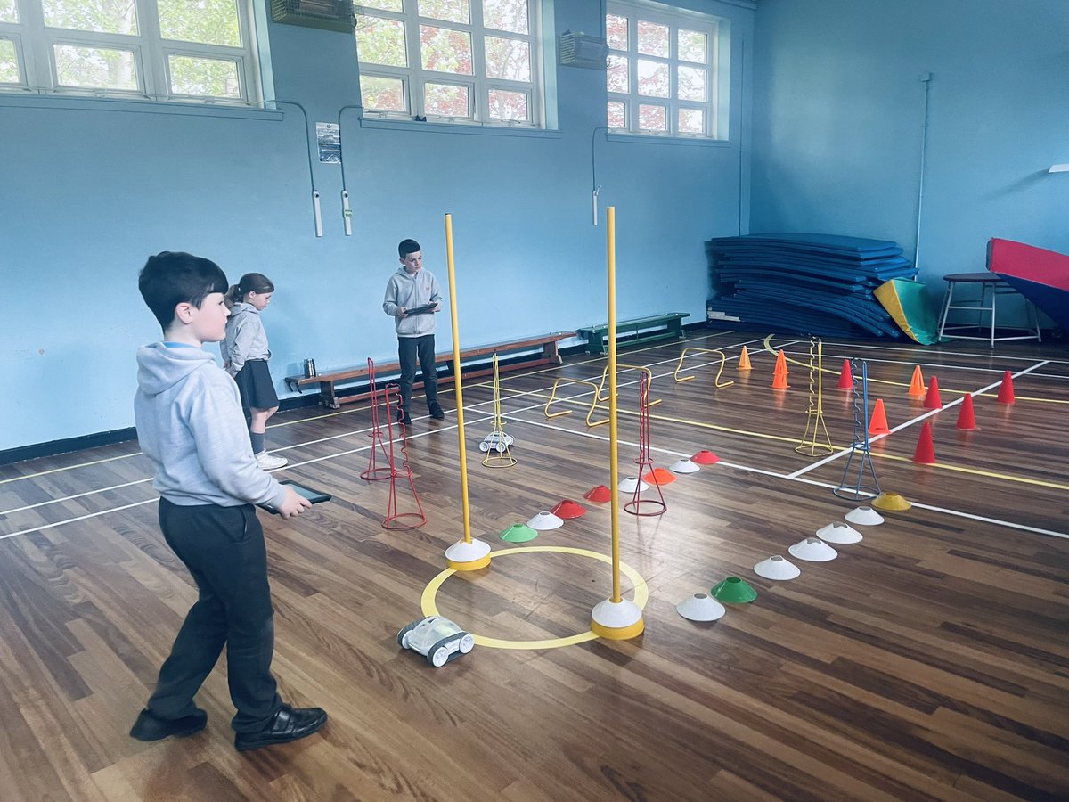 OLRprimary's tweet image. Erin & Lillia have set up obstacle courses for the RvRs today during coding club! These digital leaders are outstanding. #codingclub #digitalleaders