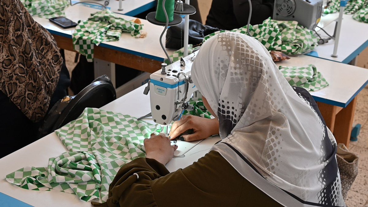 UNDPEgypt's tweet photo. Visited #ENIDs El Maana Manufacturing Complex in Qena & were blown away by the creativity of the women there!
W garment, brass, kilim, French loom & jewelry workshops, this complex empowers local women.
A vibrant community of women building a better future. https://t.co/WT6VVirGjA