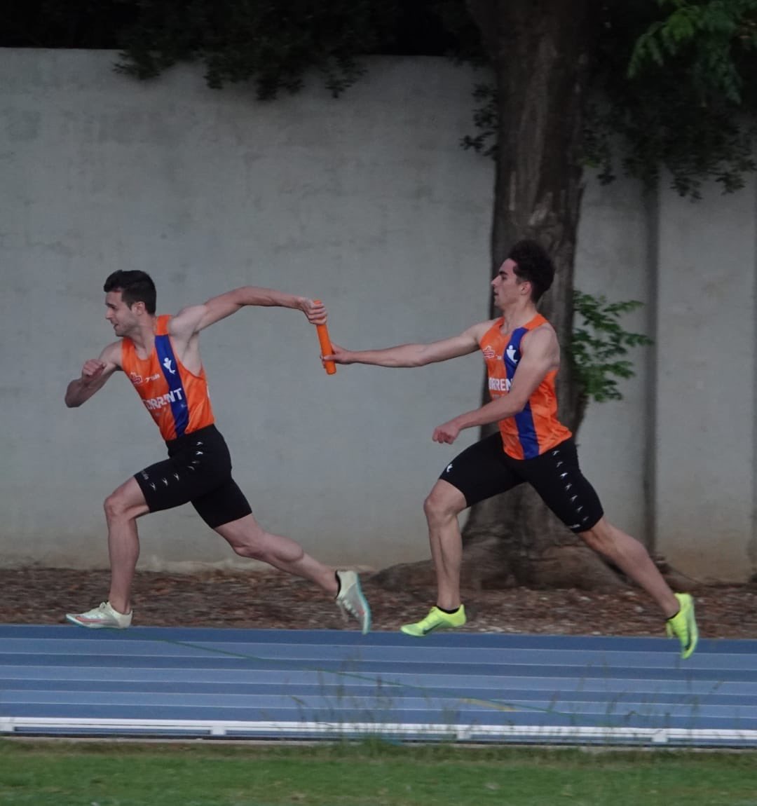 catorrent1985's tweet photo. También consiguieron la primera posición en el relevo de 4x100 en el que participaron Mario Bello, Ivan Márquez, Niklas Morales y Sergio Carbo https://t.co/63YaScOxaP