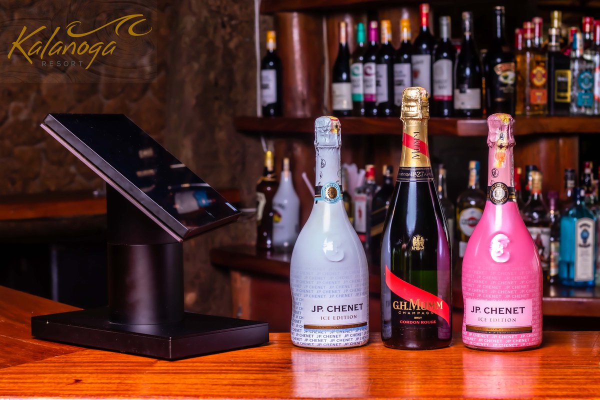 KalanogaResort's tweet photo. #partytime starts at our #fullystockedbar🥂. Make it a #habit to have fun with us #everyweekend, every #celebrations🎉 and #funtimes🎉.

For bookings and #reservations , Call / WhatsApp us 0709864363 / 0778058279.
#barmoments🍹👬🍹  #funtimes #cocktails🍹 #partytime💃 https://t.co/LcZSjTTUxk