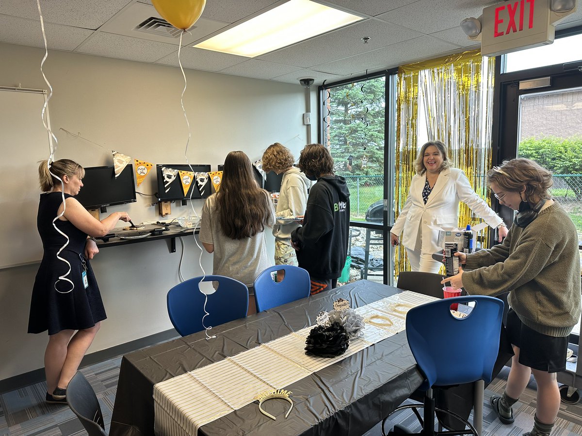 OlenAcademy's tweet photo. Saying farewell to our Biomed STEM seniors! Go make the world a better place class of 2023! https://t.co/Y68F7Dkrfk