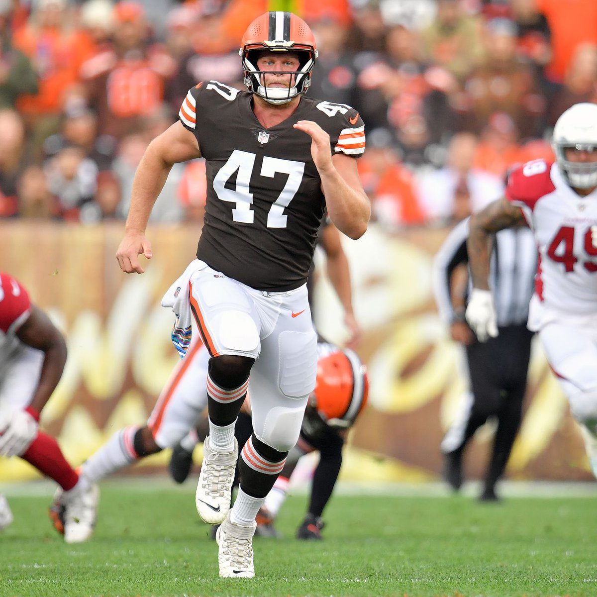 AcrossCavs's tweet photo. RT to wish a happy 33rd birthday to #DawgPound LS, @CharleyHughlett! 8 years on the team and counting...
#NFLBirthdays https://t.co/mB8ZRCtd5O