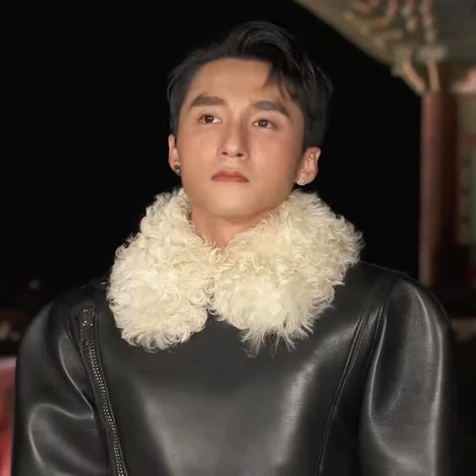 MTPGlobalUnion's tweet photo. Some pictures are compiled from many sources of Tùng at Gucci Cruise 2024 Fashion Show! 🔥

M-TP AT GUCCI CRUISE 2024 

@sontungmtp777 @gucci 
#GucciCruise24 
#GUCCIxSONTUNGMTP 
#SonTungMTP #Gucci https://t.co/65PKEIhLXL