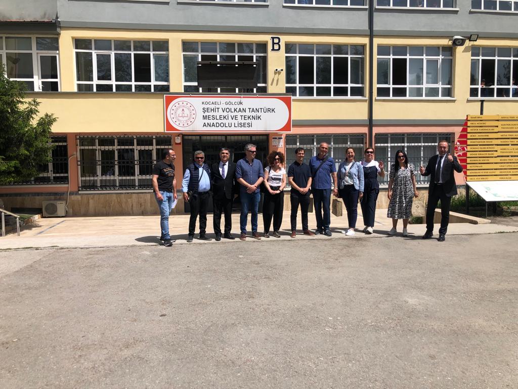 Miguel_Altuna's tweet photo. Turkian gaude Kocaeli herrian #DigitalVet proiektuari itxiera ematen.
Proiektuaz gehiago jakin nahi? https://t.co/tZvtvMBQju https://t.co/3uSV5fRjnq