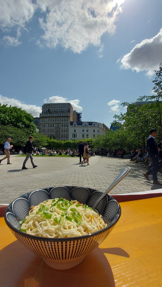 Warm hot day for hot spicy noodle with a cold beer? 🌶️🍻 Sounds dreamy, innit? 😋
We are open everyday from Monday to Friday 12 to 2:30pm and 6 to 9pm at Aldgate location.
Come enjoy our noodle and sunshine 🌞
#lunchinlondon #aldgate #liuxiaomian