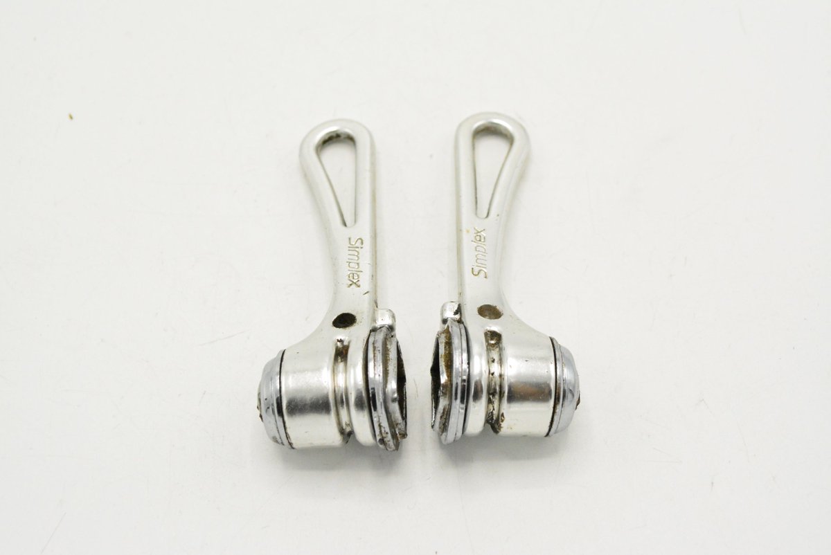 Wir haben ein neues Produkt in unserem Rennrad Shop veröffentlicht. 
Simplex SLJ 4th Type Schalthebel 
Schau es dir an: der-ritzler.de/products/simpl….
#rennrad #vintagebikes #velo #racer #racingbike #racebike #cycling #cyclinglife