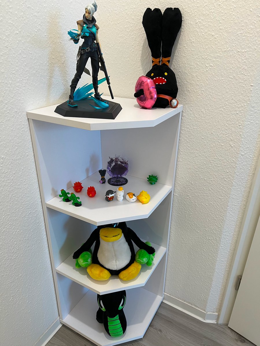 auda_Kira's tweet photo. Hab unseren Büroflur mal etwas hübscher und interessanter gestaltet 😊

#FF14 #VALORANT #Linux #Tux https://t.co/lv5wsVuVb8