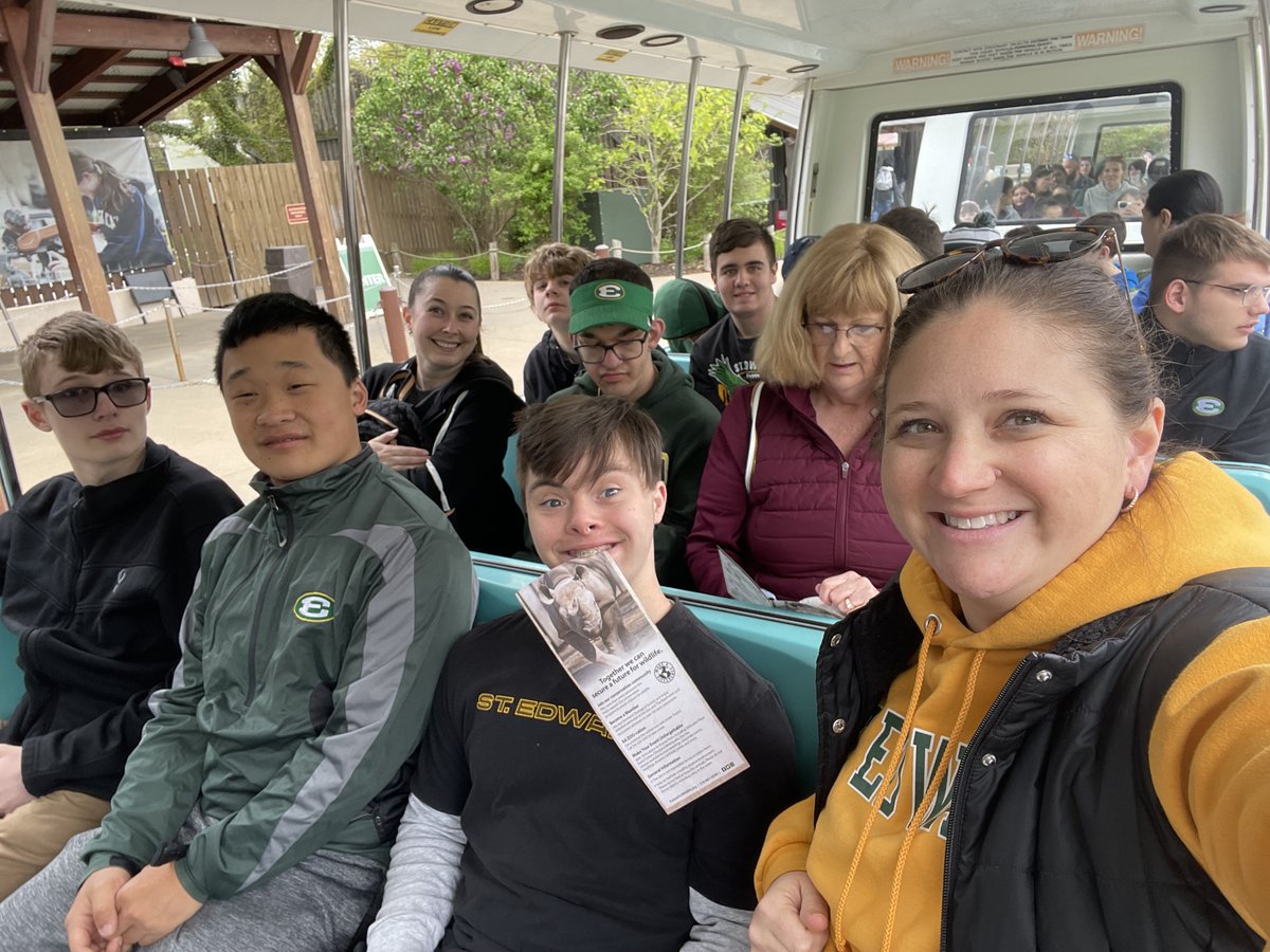 andrescholars's tweet photo. Zoo Day! https://t.co/nMGu1mFt1i