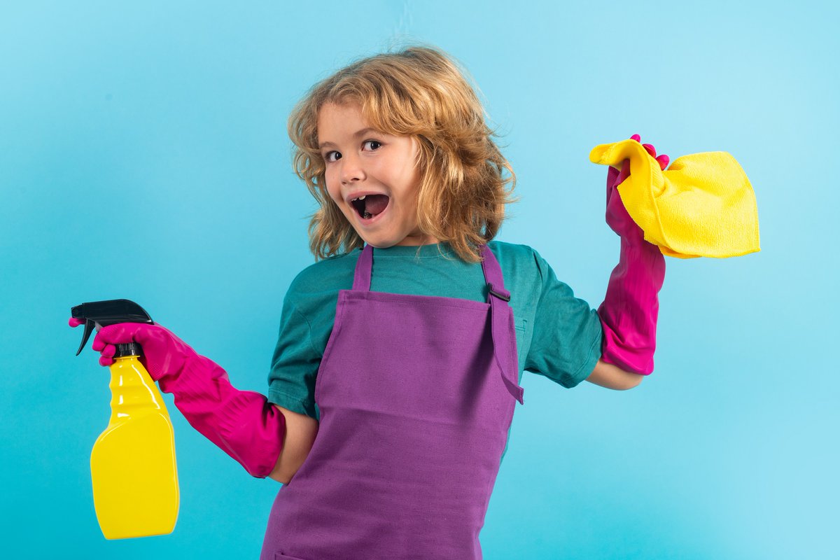 workinasnap's tweet photo. "Requiring your kids to do chores on a regular basis may be associated with them having better academic performance and problem-solving skills, according to new research La Trobe University. " 2022/07 #neurosciencenews #chores #parentingtips #responsibility #lifeskills #autonomy https://t.co/4j7JGaSDkB