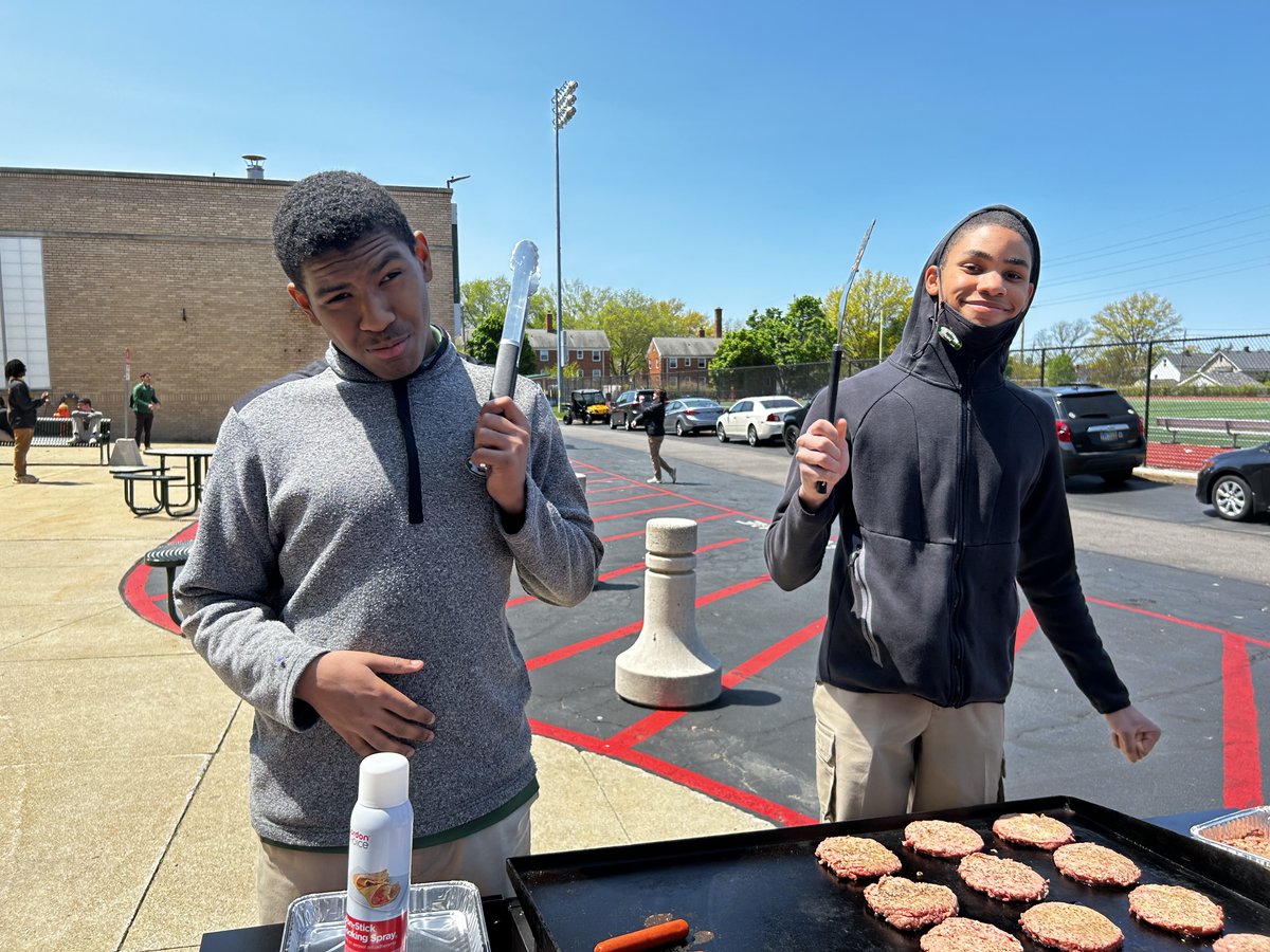 andrescholars's tweet photo. We celebrated the class of 2023 with a cookout! We are so proud of them! https://t.co/5Uuyhwk1xo