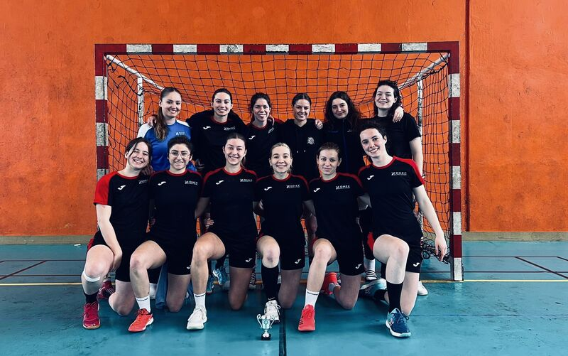 EDHEC_BSchool's tweet photo. #ProudlyEDHEC Félicitations à notre équipe de Handball féminin qui a remportée le titre de Championne des Hauts-de-France pour la saison 2022-2023 ! 🔥 https://t.co/tGAvBrWuuw
#PositiveExcellence https://t.co/0ulsNJSNAU