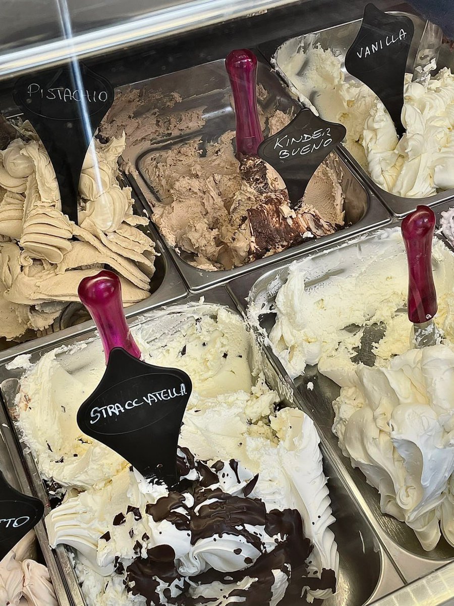 simwabawilliam's tweet photo. Today I came with a very good female friend to eat gelato in Edinburgh 🍨 Don't just hit Alandas!🍨Bon Bon Gelateria，Rich coconut aroma but fresh and airy taste，Sea salt caramel flavor is the choice that can never go wrong📍65 Elm Row, Edinburgh EH7 4AQ https://t.co/PEt5DiByvL