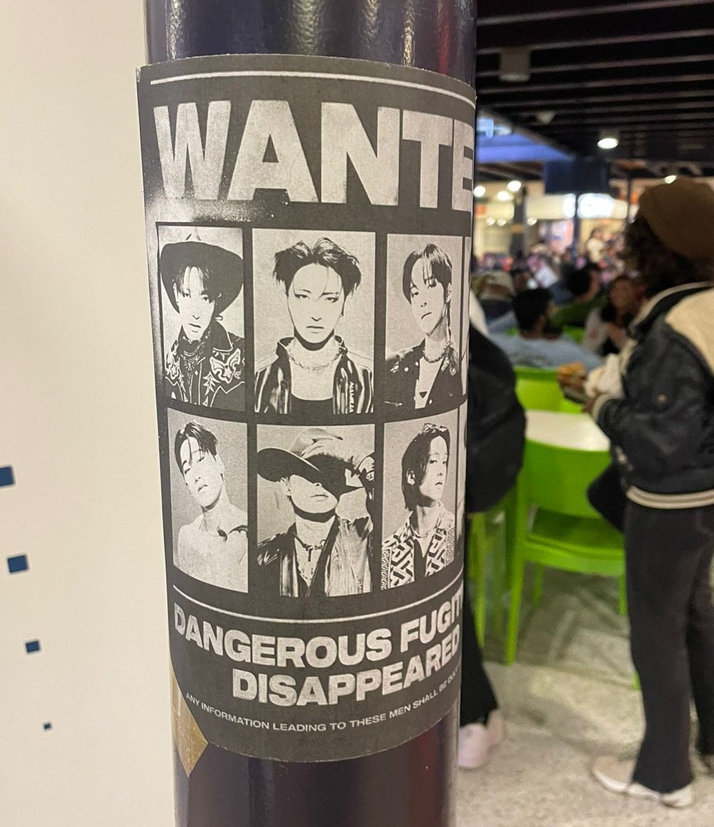 xgcentric's tweet photo. LOOK WHAT I FOUND ALL AROUND MY UNI 😭😭 https://t.co/yhW8xLPlUR