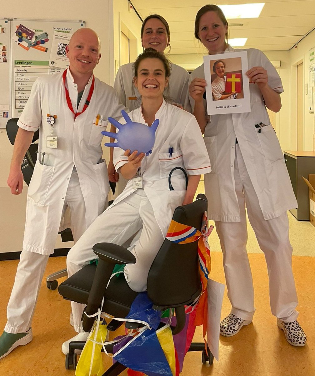 Zeven jaar geleden begon Lottie van Kooten aan haar oudste coschap op onze SEH. Ze werd door het vak gegrepen en kwam uiteindelijk in opleiding tot SEH-arts.

Vorige week werkte ze haar laatste dienst. In opleiding wel te verstaan.

We hadden een speciale boodschap voor haar 🦄