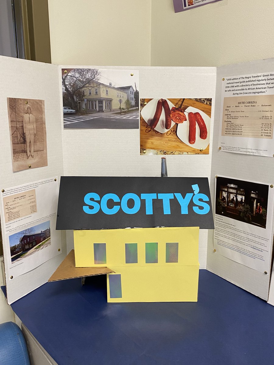 SimmonsPinckney's tweet photo. Please take a look at the article from the City Paper about last weeks' May Festival, and check out the pictures of the Simmons-Pinckney submissions.  https://t.co/kwPk46LRP3 https://t.co/GbPVOf3CVN