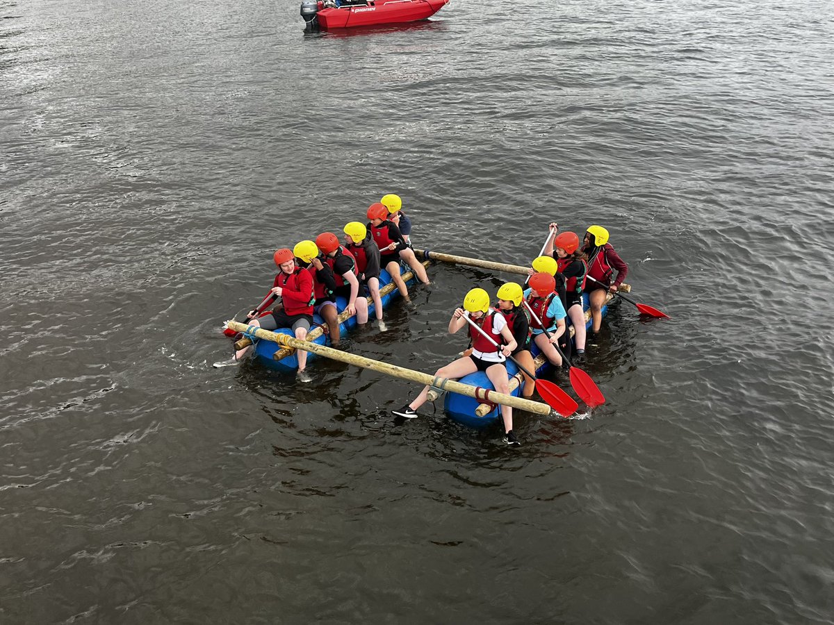 Braidhurst_DYW's tweet photo. The MacPherson clan have been following the “Plan, Do, Review” model this morning as they took on a raft building task. After designing, gathering finances and resources through orienteering the group managed to make the raft float!! ⛴️ 

Pupil led learning tick ✅ https://t.co/tFvSOjgc8u