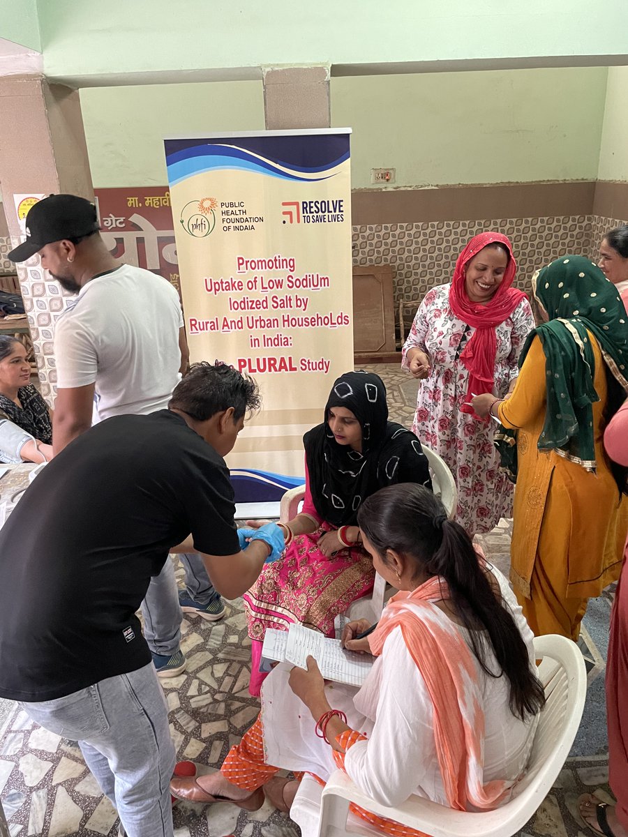 thePHFI's tweet photo. An awareness session on low sodium iodized salt with Anganwadi workers in Sonipat, Haryana, on May 15, part of Salt Awareness Week (15-21st May), under the “Promoting uptake of Low sodiUm iodized salt by Rural And urban househoLds in India: The PLURAL study.” #LowSaltChallenge https://t.co/m0qdbRNghE