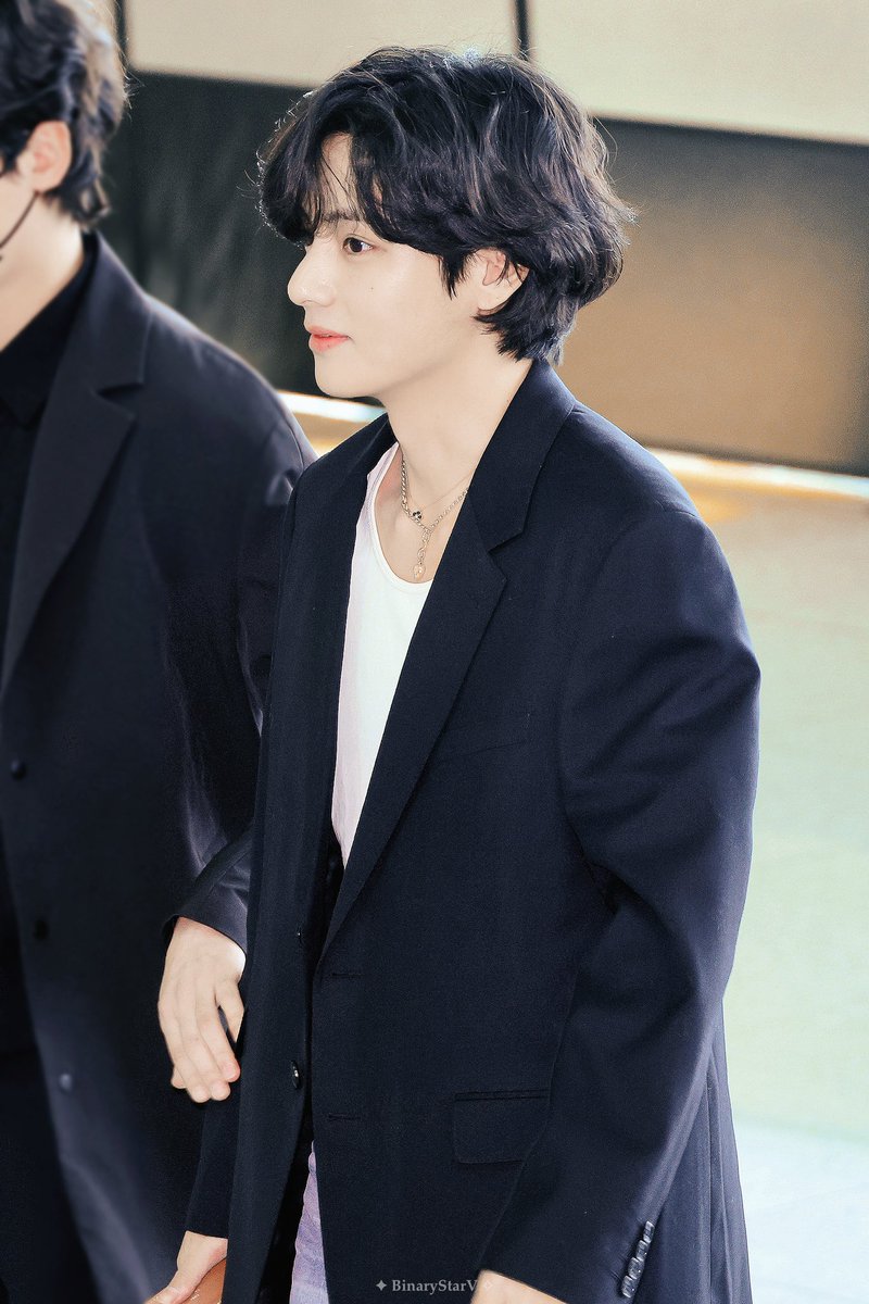 BinaryStar_V's tweet photo. 230515 ICN 출국
잘생겼어요ㅠㅠㅠ

#김태형 #태태 #テテ #BTS #방탄소년단 https://t.co/9PBfJnuQNH