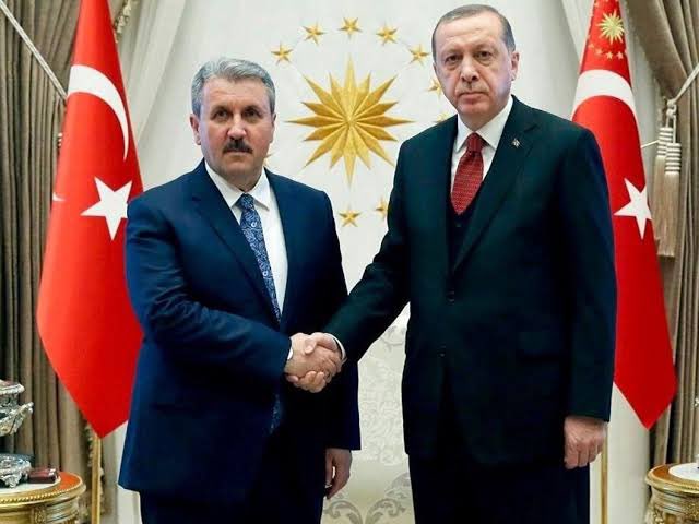 Genel Başkanımız Sn Mustafa Destici,Cumhurbaşkanlığı Külliyesinde Sn Recep Tayyip Erdoğan ile saat 18:30 da biraraya gelecek .