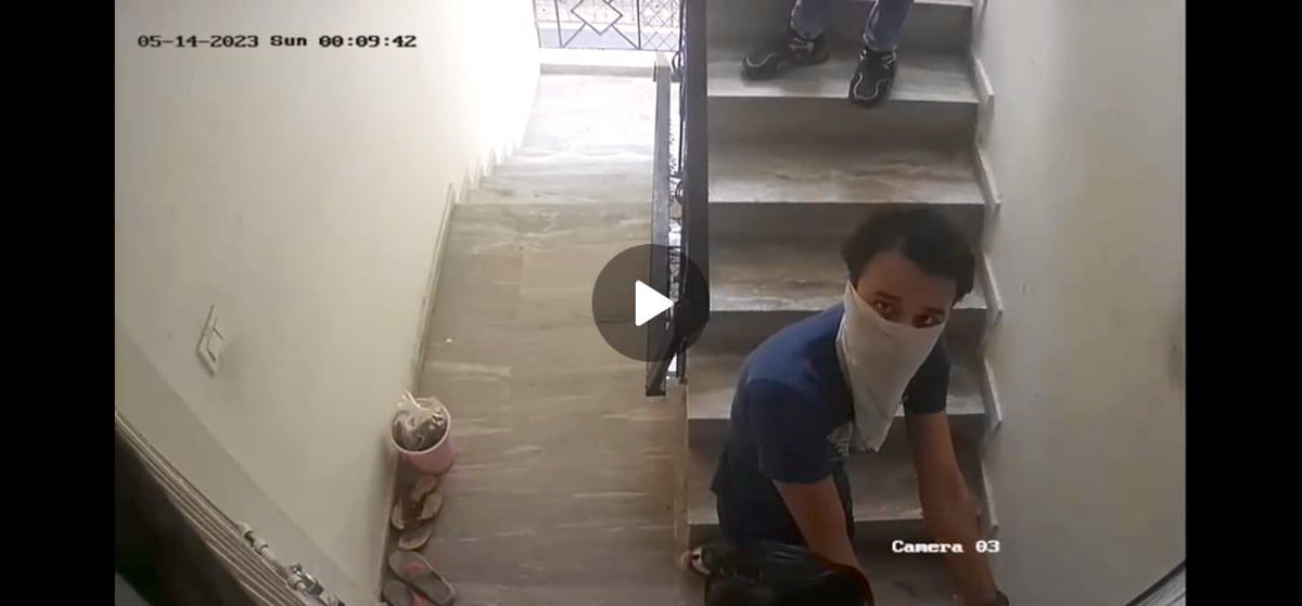 Khushbookhan_'s tweet photo. This gang is fearlessly roaming in Jamia Nagar, and this is the second recorded incident of burglary in the locality. Earlier, it happened in @ZahidAzeemJMI’s place; now, they committed the same in Zakir Nagar West. Despite submitting clear CCTV footage after the earlier incident, police took no action against them, and they fearlessly committed a second incident 

+++