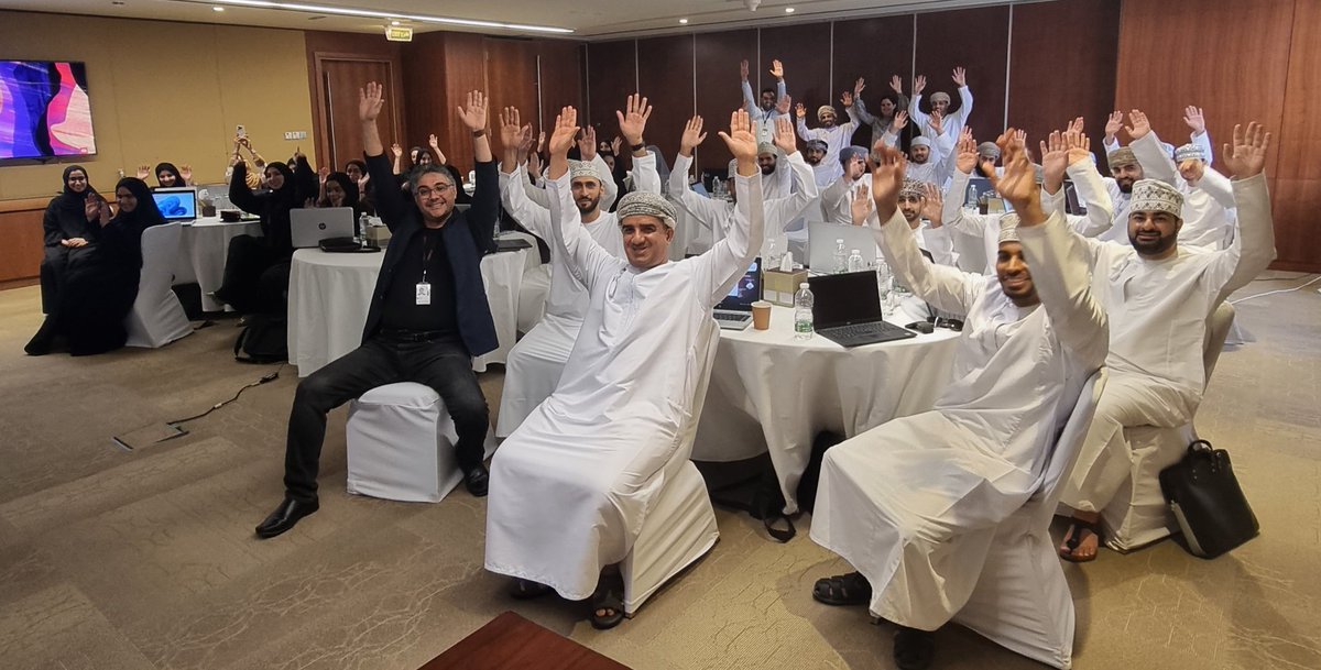 Another great #orclAPEX community and this time in Oman.
I couldn't believe the energy and enthusiasm 💪and it's just the first day of the event. See you tomorrow 😉
#oracle #LowCode