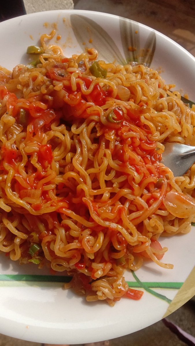 overthnkingmusu's tweet image. 2 minutes mein khushiyaan 🍝 #selfcook #lovetocook