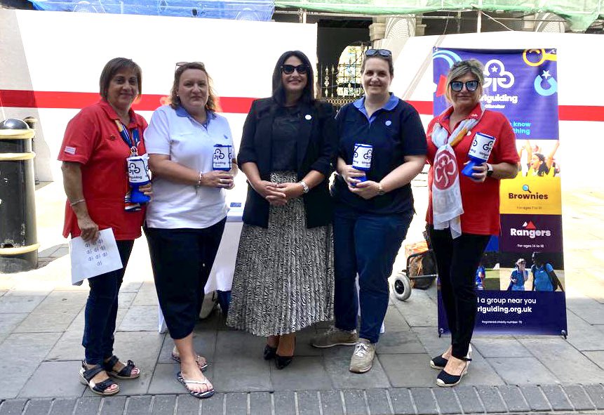 GirlguidingG's tweet photo. A visit from our Ambassador @SamanthaSacra this morning. 
Piazza shift over- onto Morrisons so come find us 💙#forthegirls #support #volunteers #sailingwithBGO https://t.co/64Vvjbh1yG