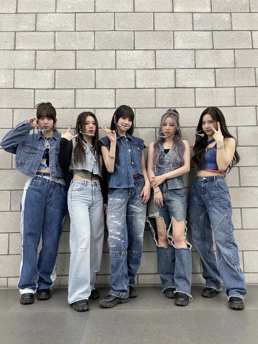 ADYA_official's tweet photo. [ADYA-CAM📸] 230516
SBS M #더쇼

#ADYA #에이디야
#Per #ADYA_Per #THESHOW
#startingHouse #스타팅하우스 https://t.co/idFNodm95y