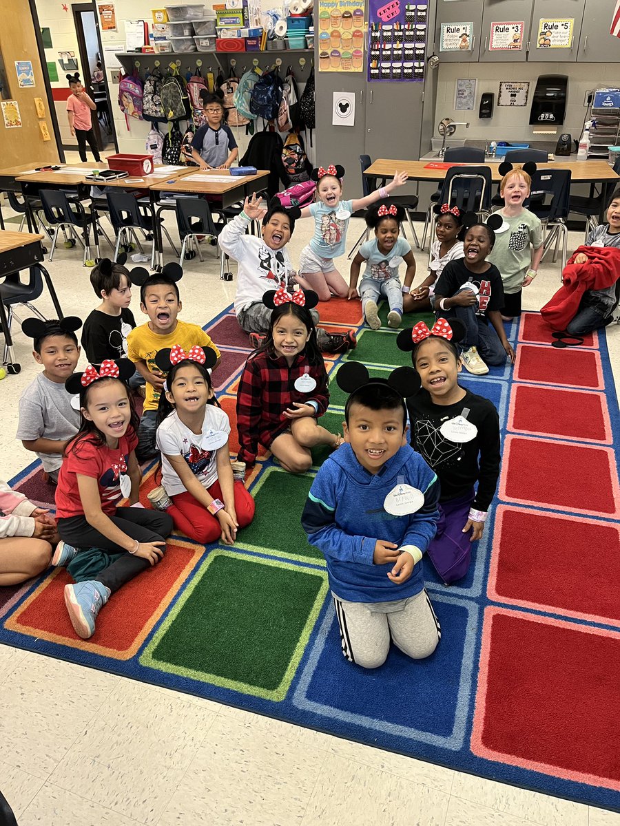 Disney day is in full swing here! This teacher is absolutely thrilled! <a href="/Hasty_Huskies/">Hasty Fine Arts Acad</a> <a href="/Beth_Coryell/">Beth Coryell</a>