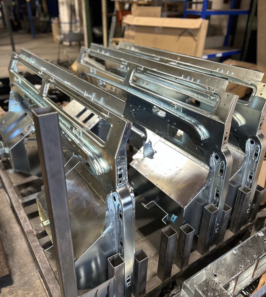 _ddsmetal's tweet image. We have recently completed our first batch of premium bulkheads. 

This has been a huge task, taking over 3 years and spending in excess of £250k to ensure that they are the best on the market.

#LandRover #innovation #builtnotbought #manufacturer #carparts #restoration