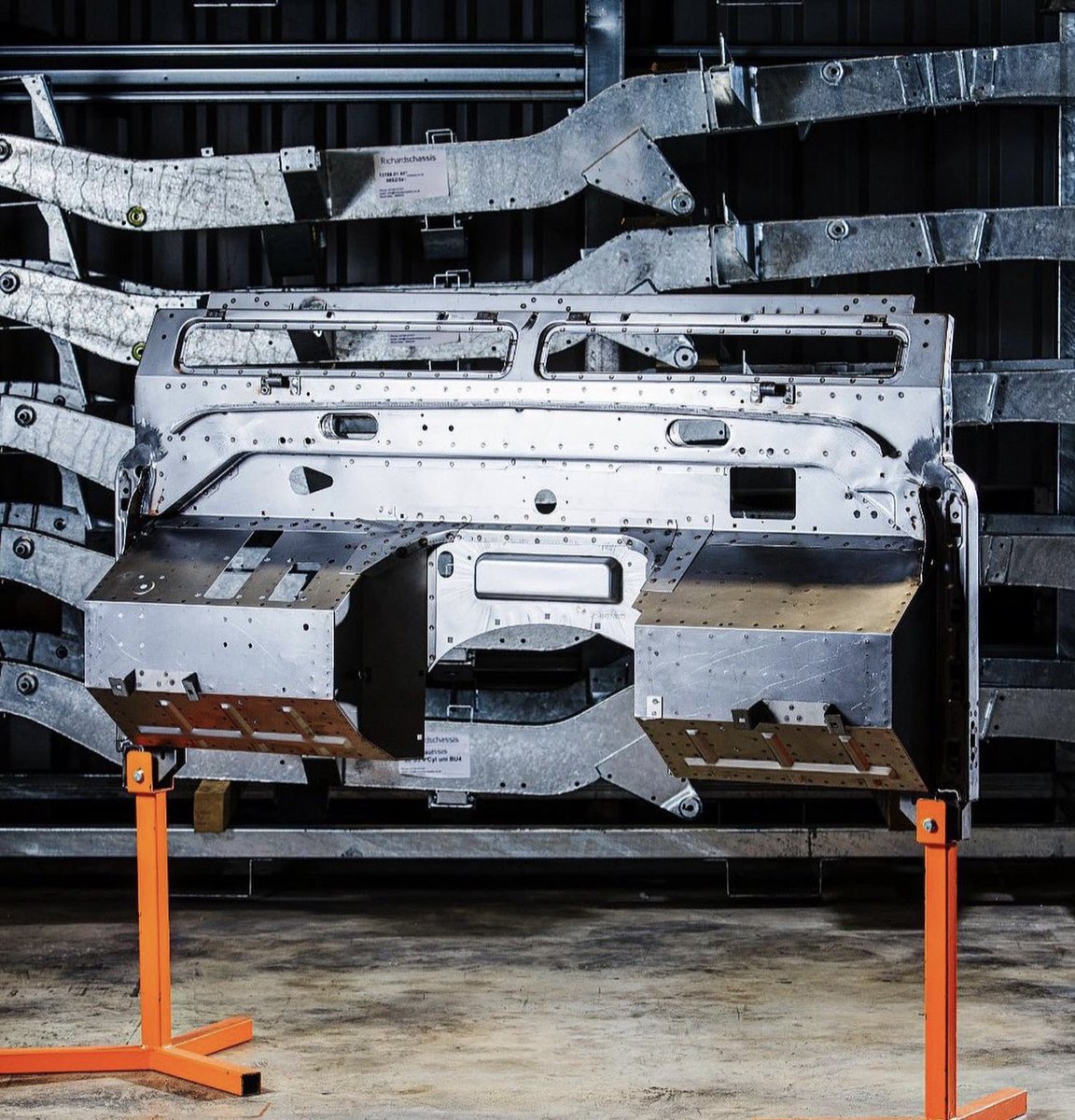 _ddsmetal's tweet image. We have recently completed our first batch of premium bulkheads. 

This has been a huge task, taking over 3 years and spending in excess of £250k to ensure that they are the best on the market.

#LandRover #innovation #builtnotbought #manufacturer #carparts #restoration