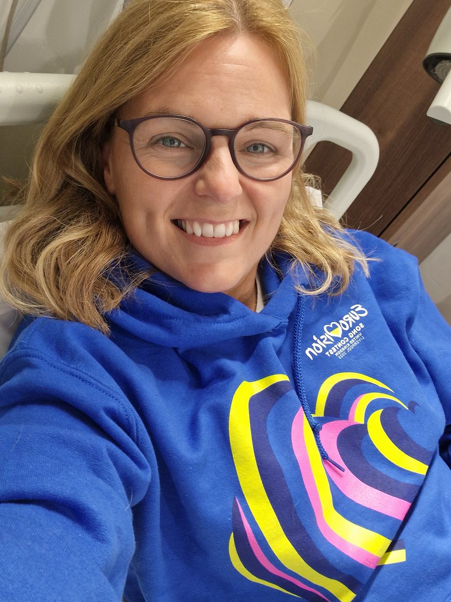 nickyswifto's tweet photo. The guys @UCLHD do an amazing job. For the full video story follow me on insta @nickyswifto1 
Huntington's research. Lumbar puncture complete with a Eurovision soundtrack! @rachiscahill @DrMFarag #hdyas #huntingtonsdisease #huntingtonsdiseaseresearch #medicalresearch #Eurovision https://t.co/gye5uqjEhP