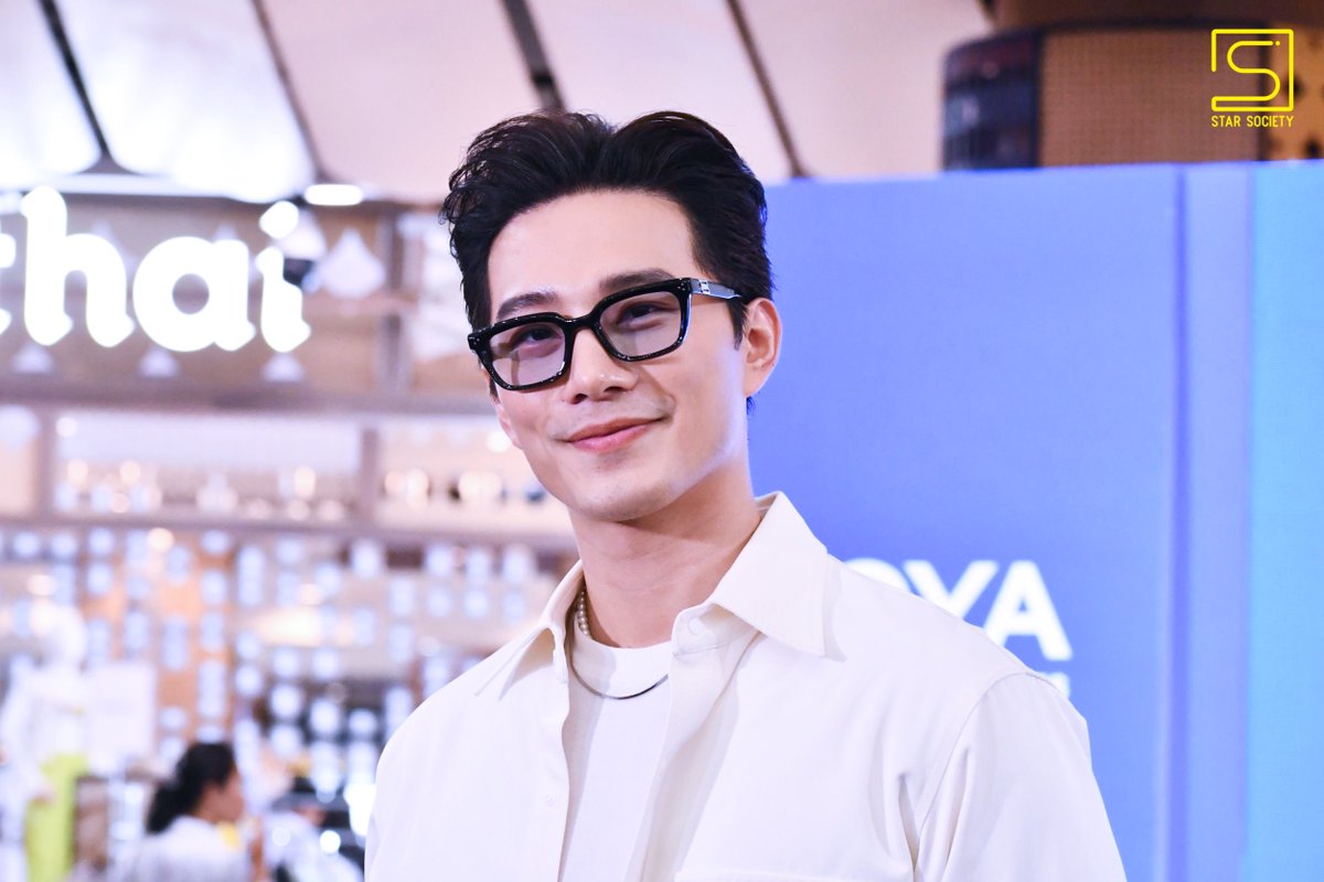 STARSOCIETY_TH's tweet image. บี้-ธรรศภาคย์ และน้องเป่าเปาร่วมงานแถลงข่าวเปิดตัวเลนส์แว่นตา MiYOSMART ที่ได้รับรางวัลเลนส์ชะลอการเพิ่มขึ้นของสายตาสั้นในเด็ก&apos; ด้วยเทคโนโลยีล้ำสมัยจากไทยโฮยาเลนซ์ ผู้นำระดับโลกด้านนวัตกรรมเทคโนโลยีเลนส์สายตา

#บี้ธรรศภาคย์ #น้องเป่าเปา  
#MiYOSMART #HOYAThailand…