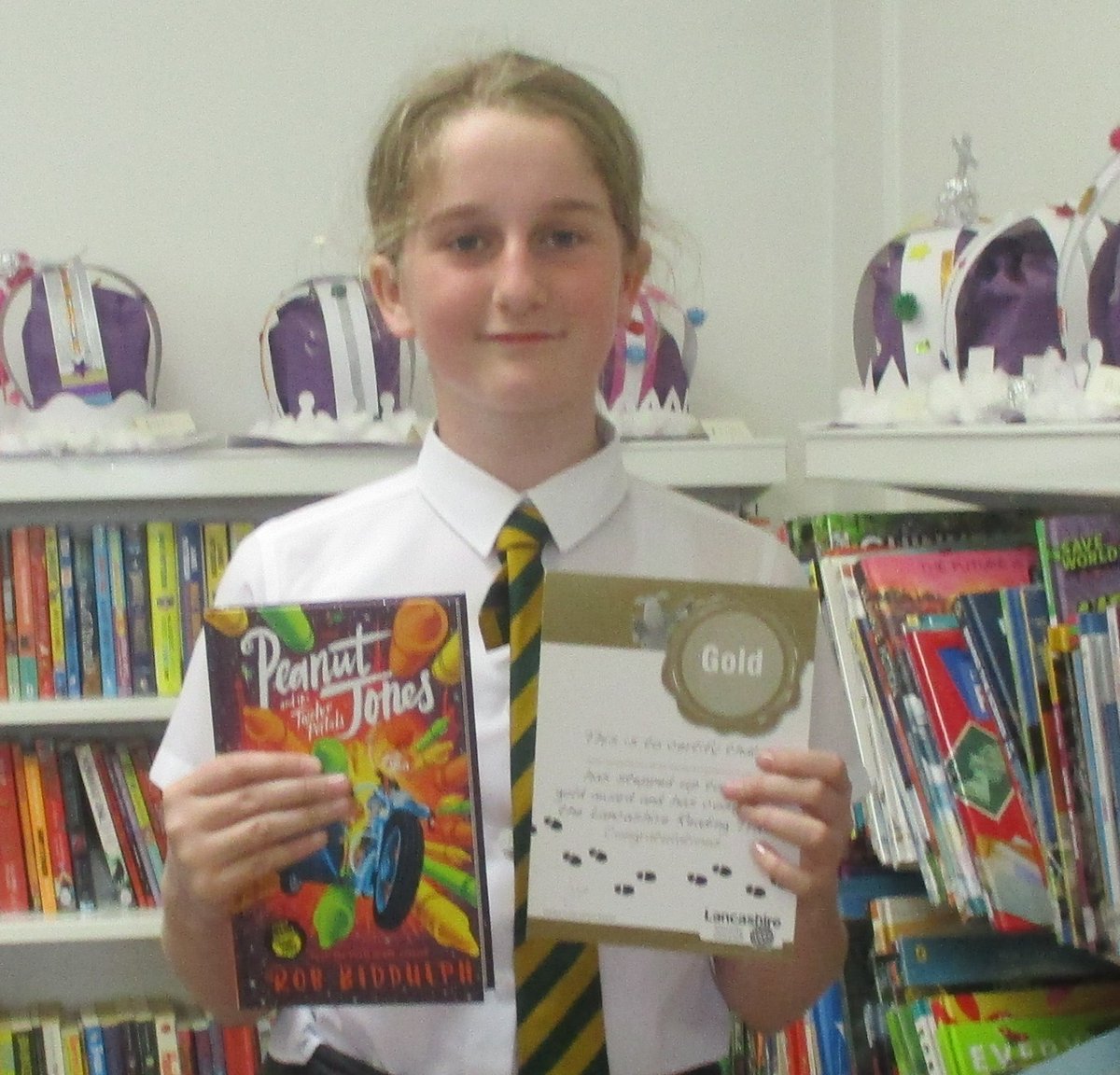 LancsLibraries's tweet image. Congratulations to Lucy who has successfully completed her Lancashire Reading Trail Gold award at #EuxtonLibrary and bagged signed copy of Peanut Jones and the Twelve Portals
Well Done Lucy and keep reading!
Start your trail here
bit.ly/LancsReadingTr…
#LancsReadingTrail