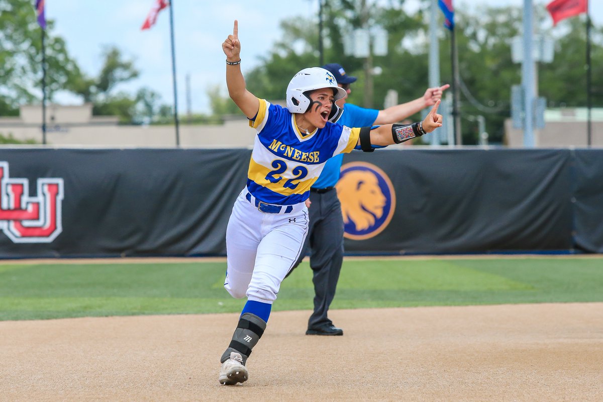 NCAA Softball tweet media