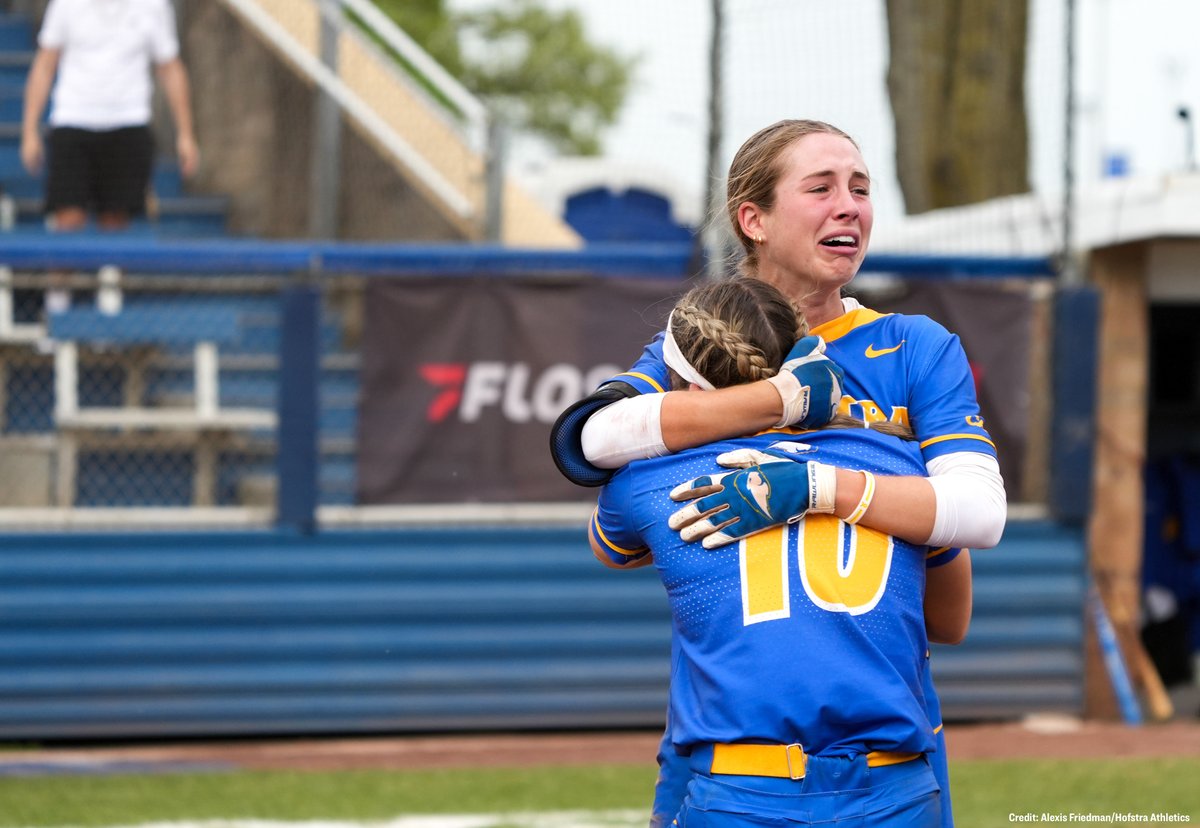 NCAA Softball tweet media