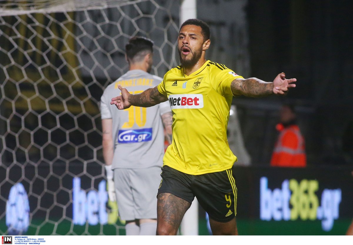 ARIS__FC's tweet photo. 👉 Ψηφίστε στο https://t.co/fAAKxaAHRS τον Andre Gray 💛🖤⚽️ ως «Player Of The Month» του Μαΐου!
🖥️⌨️🖱️💻📱📲 💪
#ARISFC
#StoiximanSuperLeague
#vote
#May
#AndreGray https://t.co/DG5h0Yr41o