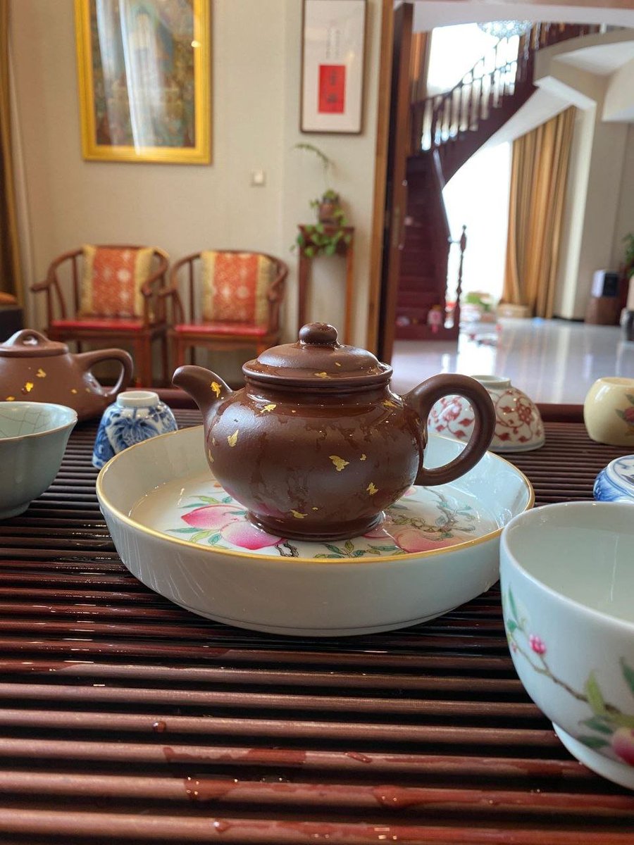 Cxx_un's tweet photo. In this fast-paced modern society, drinking tea has become a way to relieve stress and find inner peace🍵 https://t.co/gQvk70Nmfy