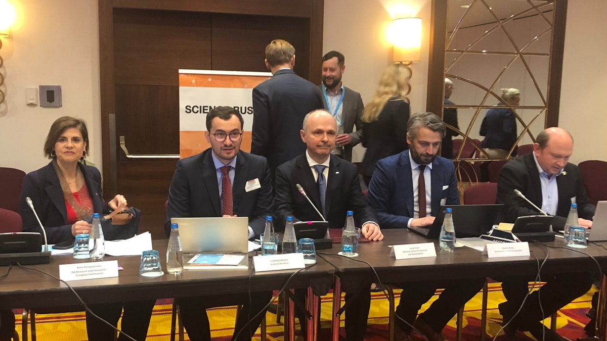 scibus's tweet image. Happening now: @scibus roundtable in Warsaw with @NCBR_pl discussing 'Teaming for success: How to make the most of centres of excellence in Widening countries?' #teamingforsuccess  #TheWidening
More info on the event here: bit.ly/3OdKHmZ