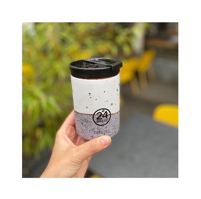 Neu bei uns zu kaufen: die 24Bottles Take Away Becher 🥤Unser Cappuccino, die heisse Schokolade oder das Matcha Latte bleiben heiss und das Caffè Freddo bleibt kalt. Perfekt, wenn du auf dem Sprung bist 🏃🏽‍♀️

#effinger #kaffeebar #effingerbern #takeaway … instagr.am/p/CsS8suSKw6R/