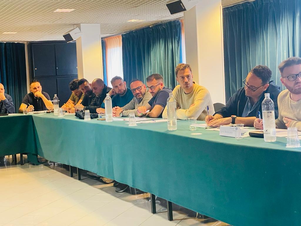 FilcaCisl's tweet photo. A #Terrasini (#Palermo) seconda giornata del Corso di #formazione per nuovi dirigenti della Filca nazionale, dedicato alla #contrattazione in #edilizia. Oggi di parla del sistema bilaterale con i segretari nazionali Cristina Raghitta e Ottavio De Luca e con Piero Tarizzo. https://t.co/NZXDZG1mbn