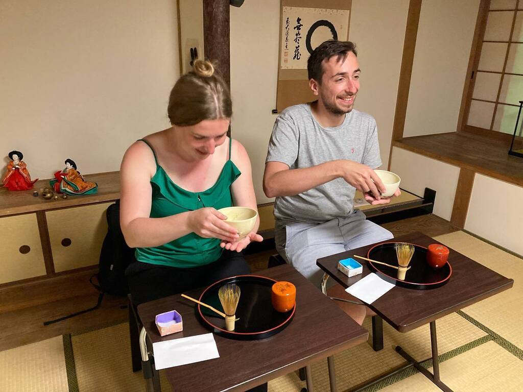 okeikoJapan's tweet photo. 「tea ceremony 」we happened to see the raccoon dog while having the tea ceremony 💕we are so so lucky 💕🍵enjoy your trip😃merci beaucoup.  #teaceremony #hiroshima #miyajima #experience #okeikojapan https://t.co/E6d5rqzMfr
