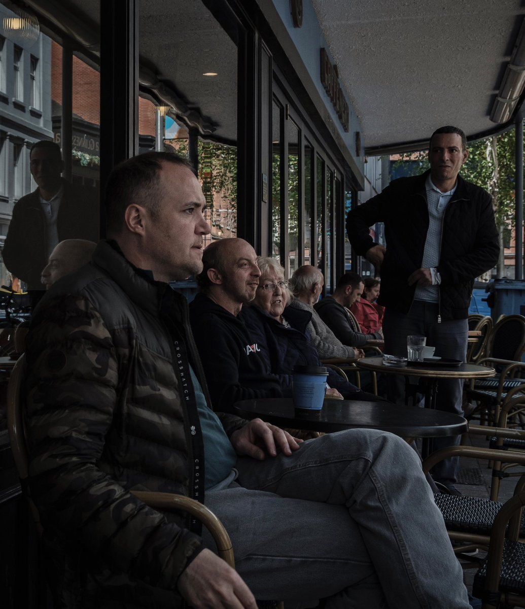 People watching people. #belfaststreets   #documentary-photography #fromstreetswithlove #capturestreets  #gf_streets #streetdreams #timeless_streets #streetphotographyworldwide #hcsc_street #obscureshots #streetphotographersmagazin #cobblescope #tnscollective