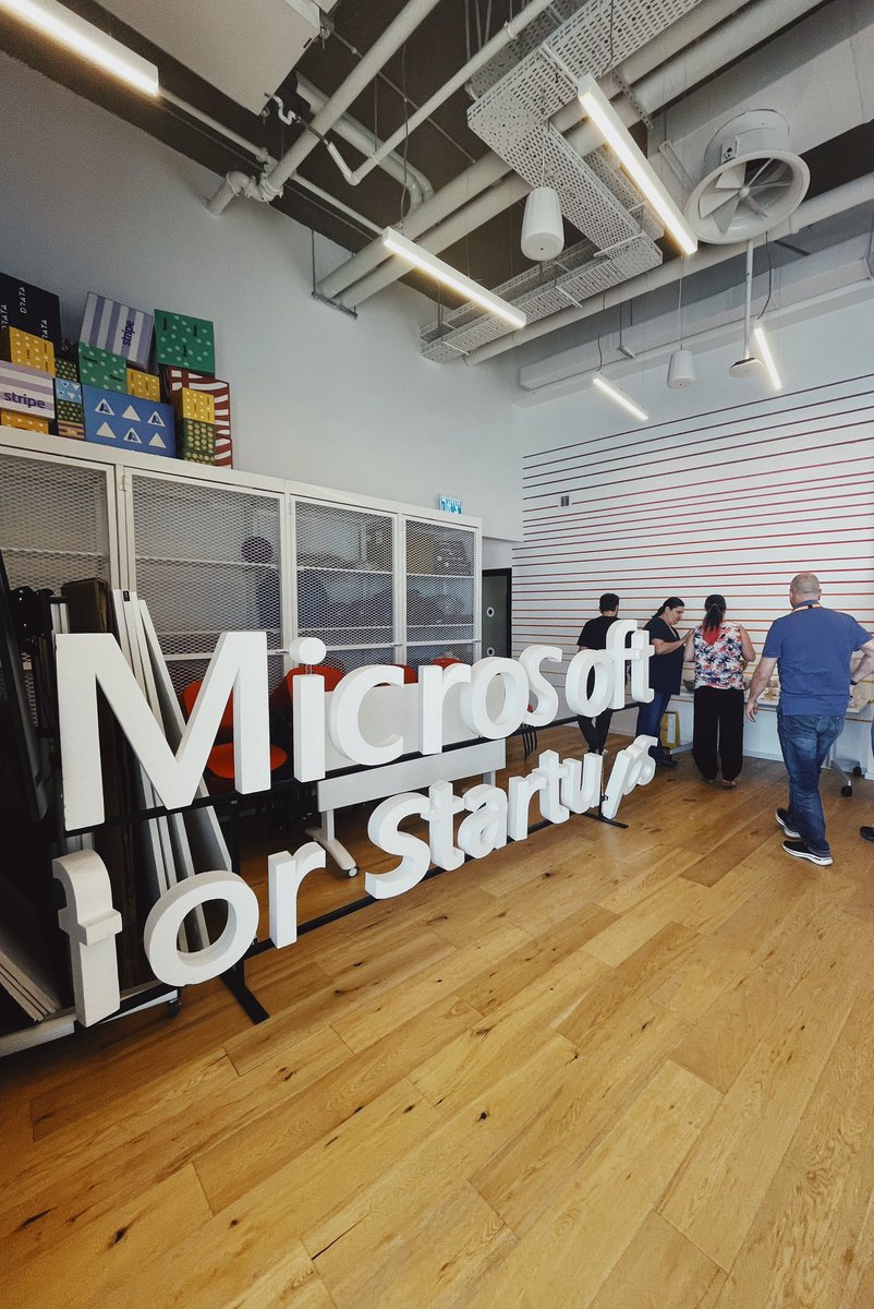 benkelmer's tweet photo. סשן ממש מעניין היום ב @Microsoft 
@whalevoiceIL https://t.co/R9IEqnxgdV