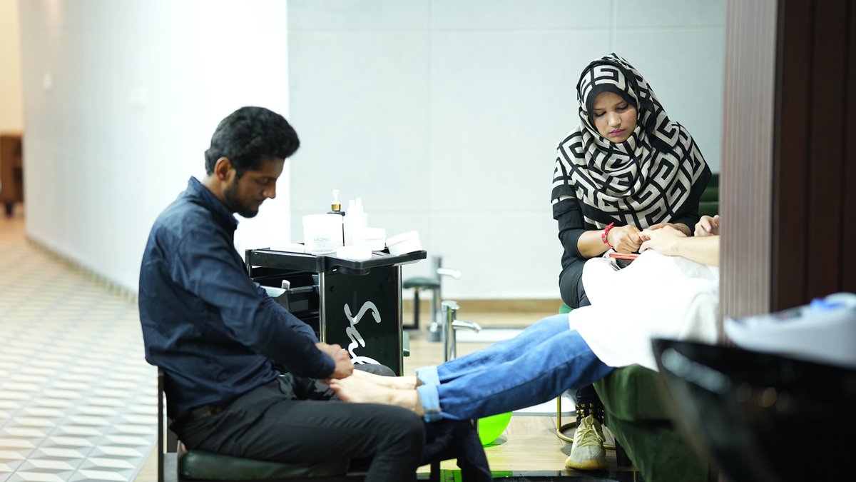 amazonmallpk's tweet photo. Toni and Guy Essensuals
📍 Location: 5th Floor, Amazon Outlet Mall, GT Road
#amazonoutletmall #imarat #amazonmall #toniandguy #toniandguypk #toniandguyessensuals #toniandguyacademy #hairstyle #Pedicure #manicure #rawalpindi #islamabad https://t.co/temnZgWHMu