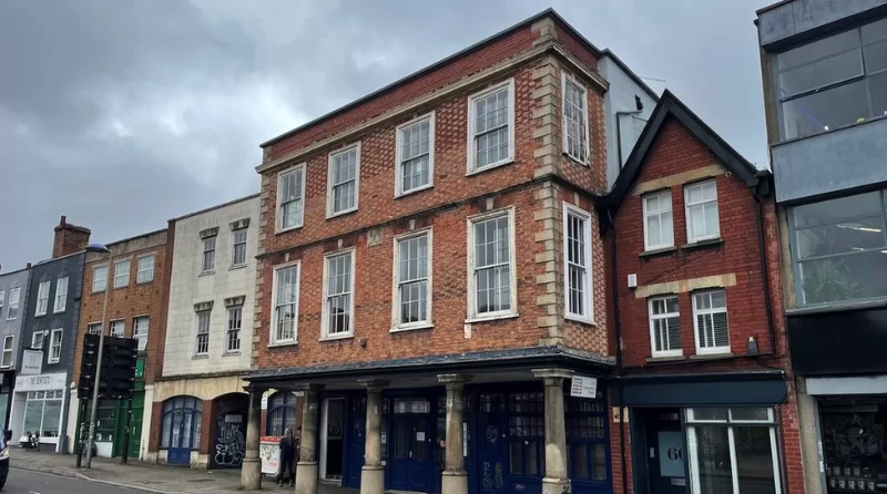 GillFreeman1's tweet photo. Kingsley Hall, a historic site in Bristol is set for revitalisation thanks to funding from @HeritageFundUK 

The hall is home to the charity @1625ip which supports more than 1500 young people every year. 

Read more at https://t.co/4xgrjbM546 

#CharityTuesday #Bristol https://t.co/qOTHWdW1ec