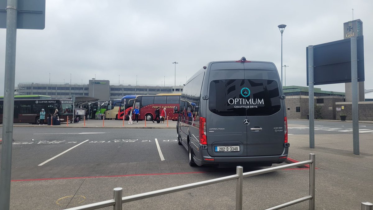 Waiting for that cloud to burn off and bring some sun for our touring clients today 🤞 #optimumchauffeurdrive #visitireland #touringireland #chauffeurtours #chauffeurservices